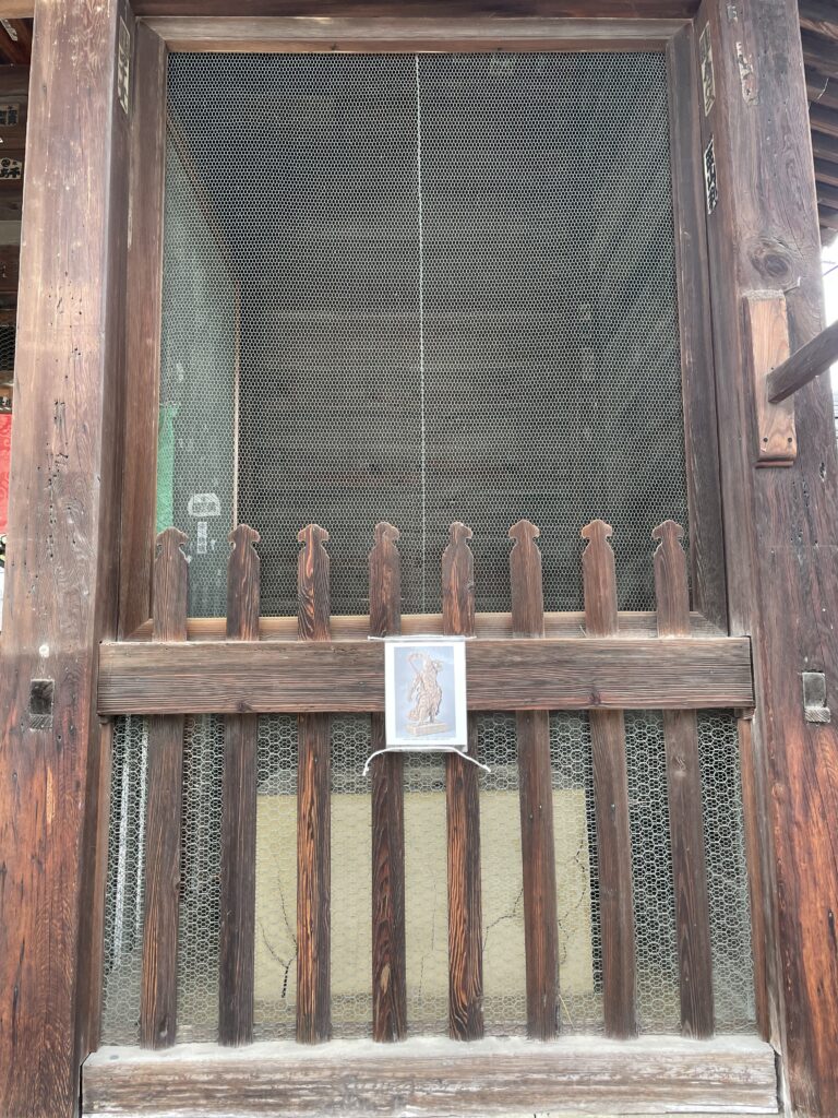 仁王門土壇の修復にともなう仁王さまの移設 – 総本山善通寺